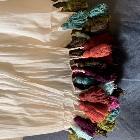 Cotton scarf, white with multi-coloured tassels, 4 feet x 2 feet - Picture 3 of 7